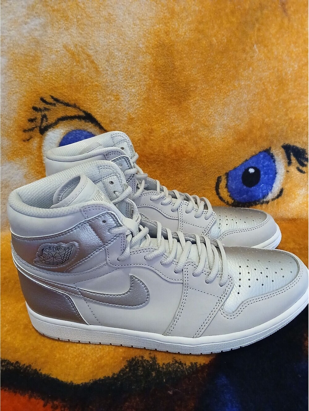Nike Air Jordan 1 Retro High OG Silver Metallic Sneakers Size 11